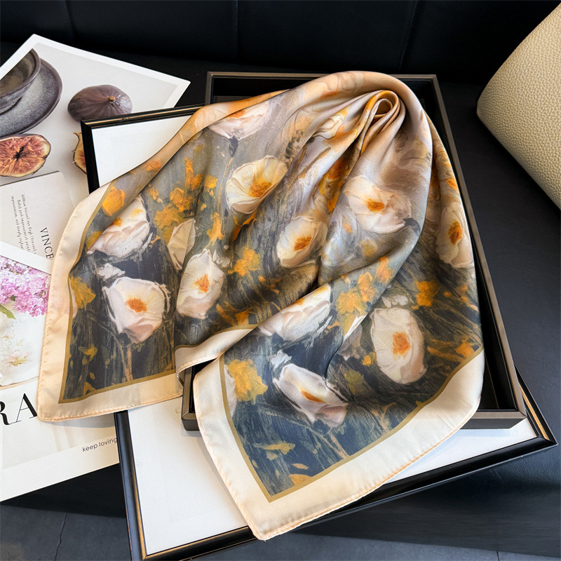 Sciarpa in Raso con Peonia Dip - Vintage Fashion Exhibition recensione e prezzo