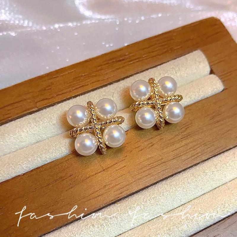 Orecchini a perla a croce in a - Vintage Fashion Trends 2026 recensione e prezzo