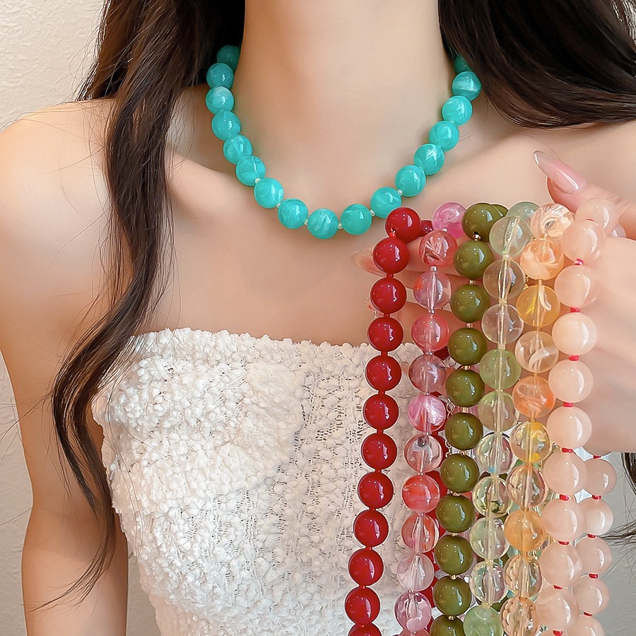 Collana girocollo con perle di - Vintage Fashion Coloring Pages recensione e prezzo